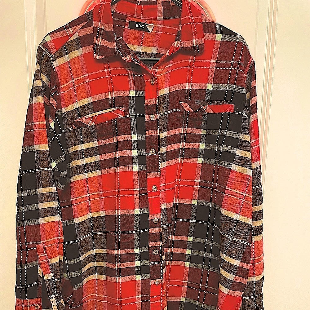 BDG | RED & BLACK OVERSIZED FLANNEL | M | EUC